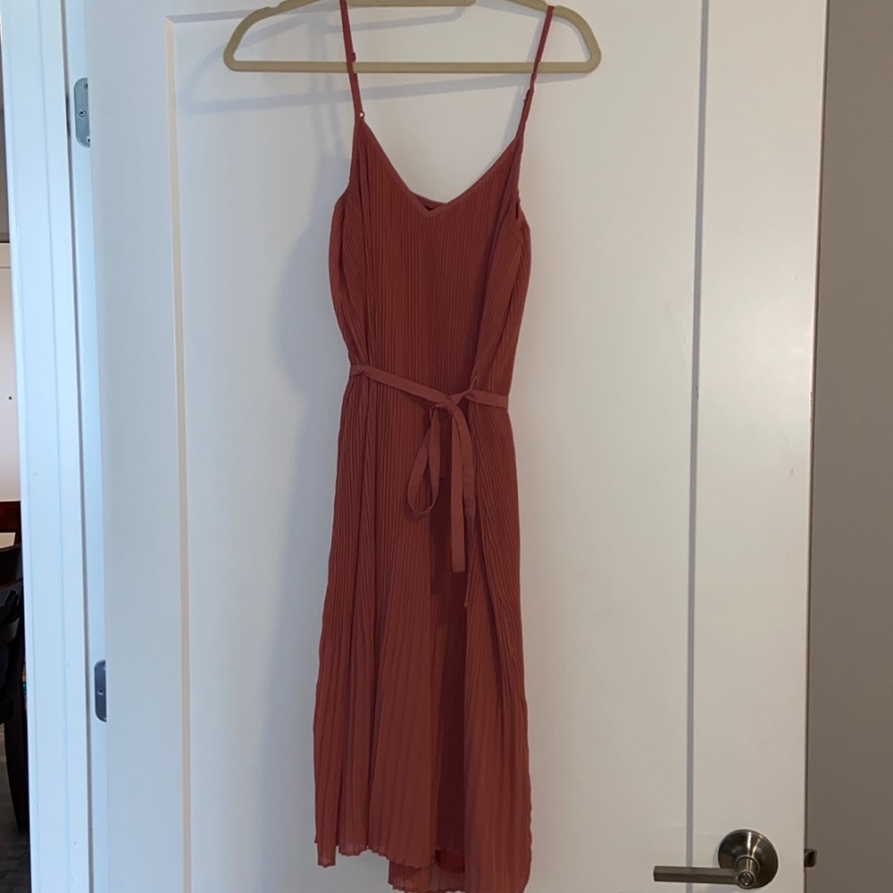 Pink pleated midi dress